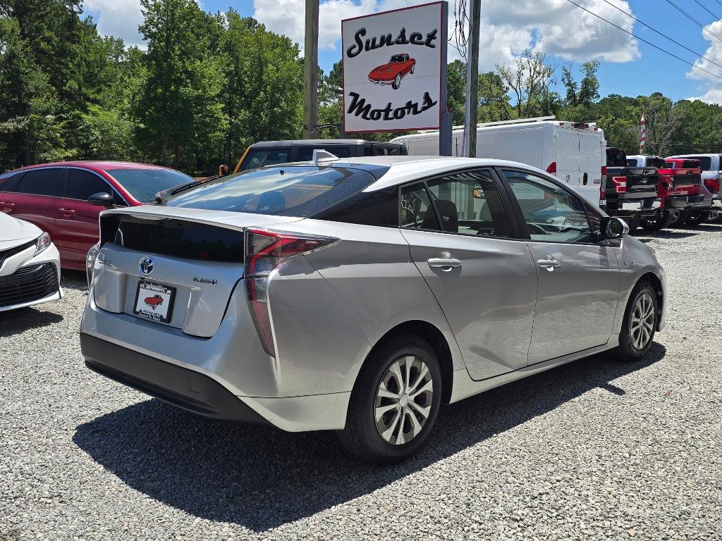 2016 Toyota Prius - $19,995