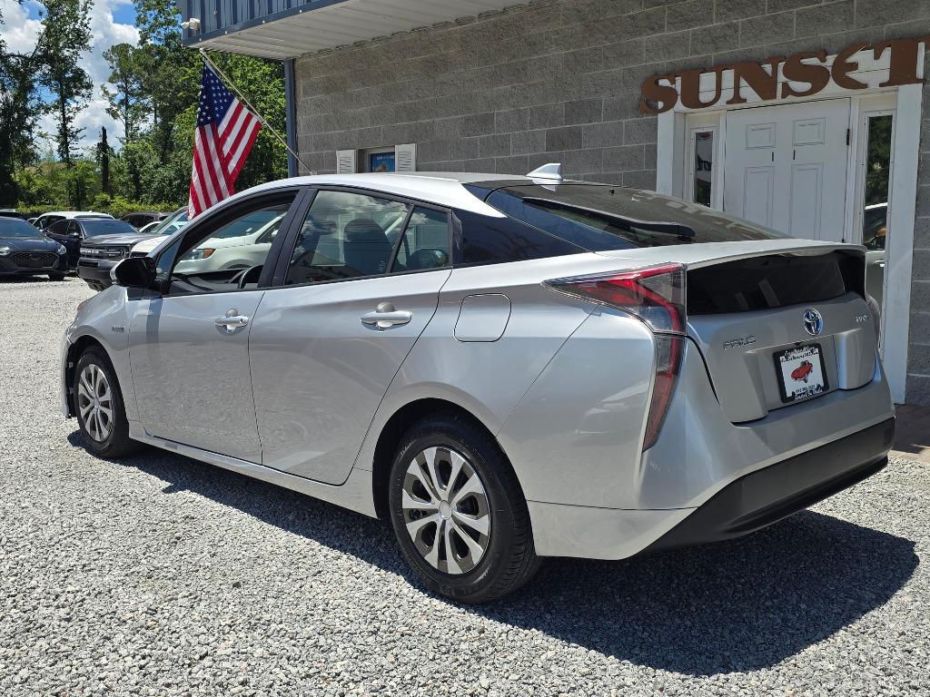 2016 Toyota Prius - $19,995