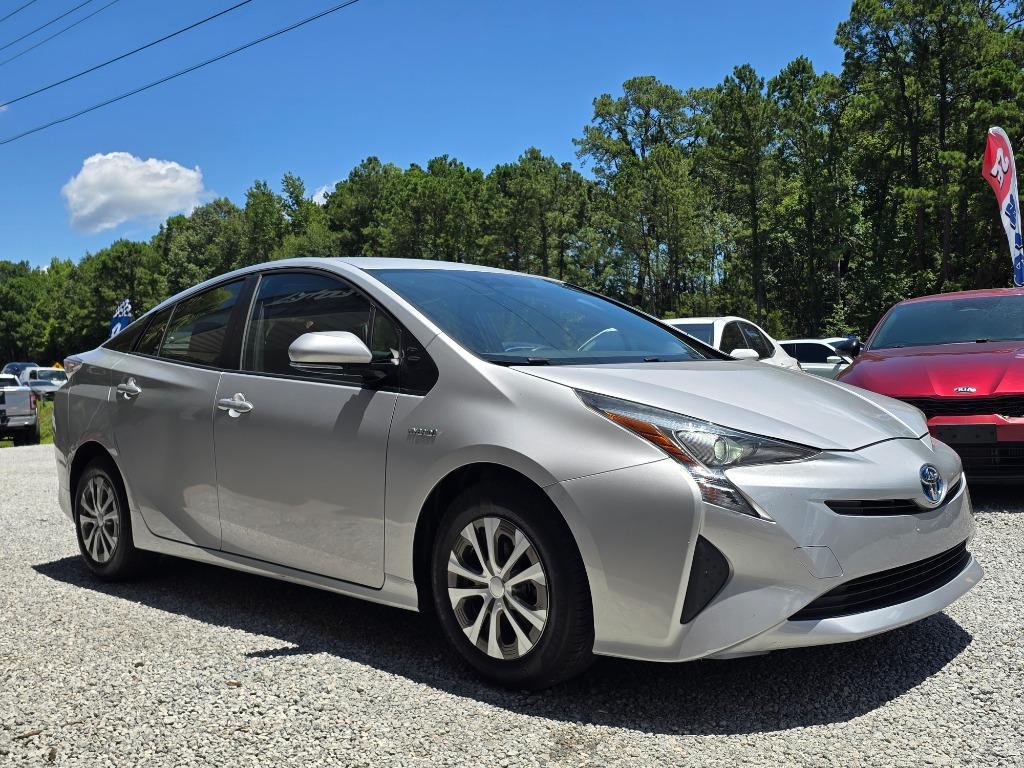 2016 Toyota Prius - $19,995