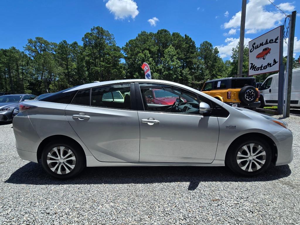 2016 Toyota Prius - $19,995