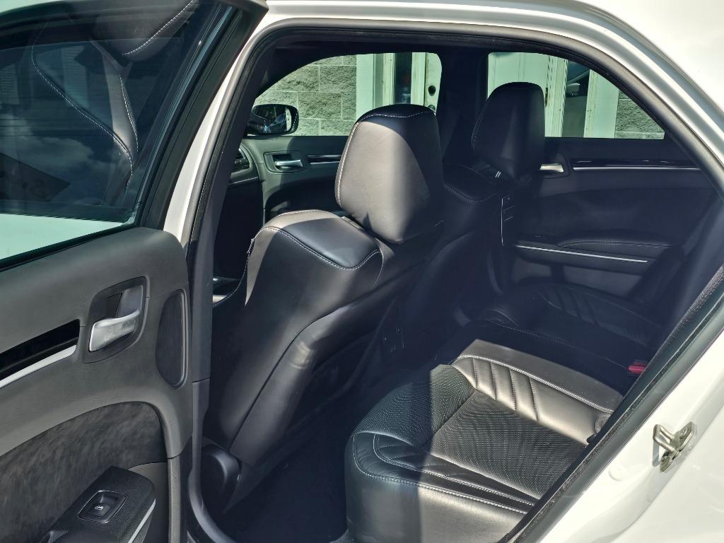 2023 Chrysler 300 - $53,995