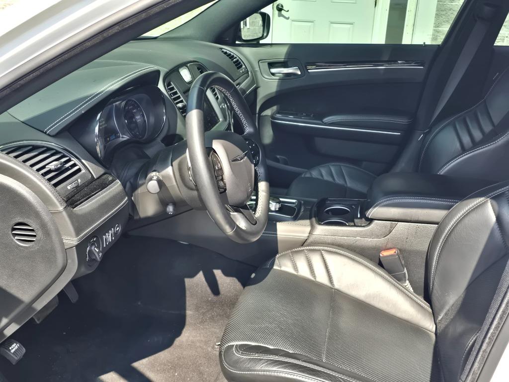 2023 Chrysler 300 - $53,995