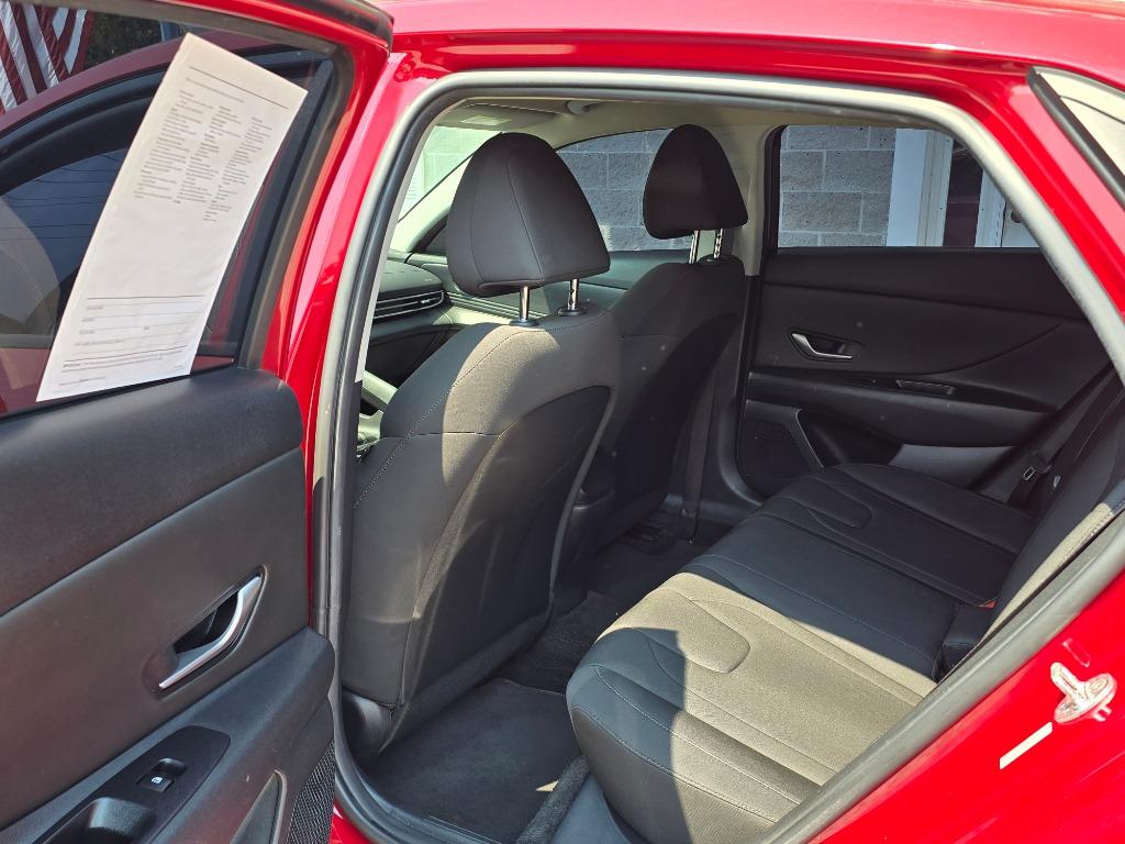 2022 Hyundai Elantra - $17,995