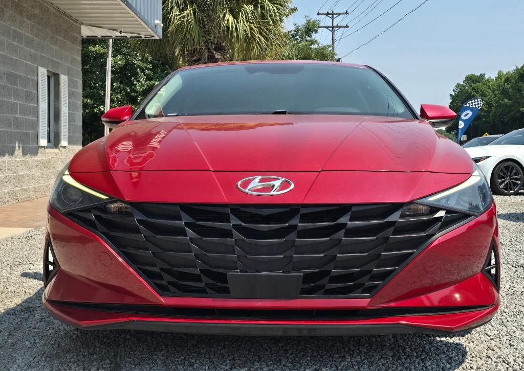 2022 Hyundai Elantra - $17,995
