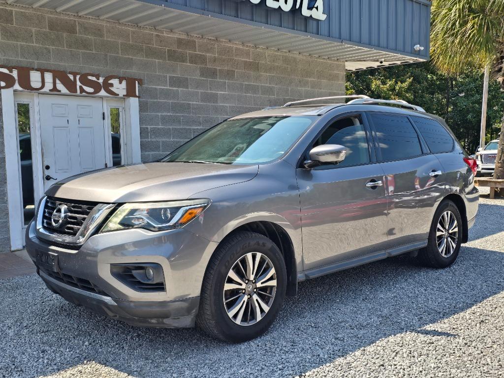 2017 Nissan Pathfinder - $12,995