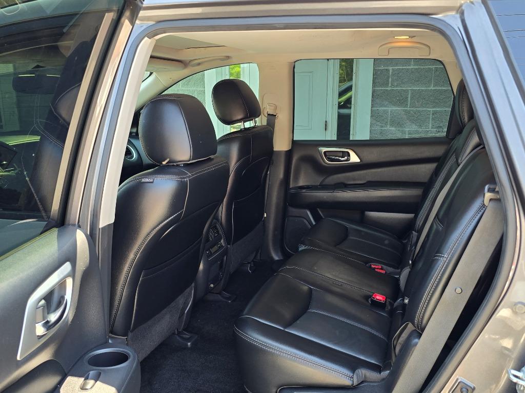 2017 Nissan Pathfinder - $12,995