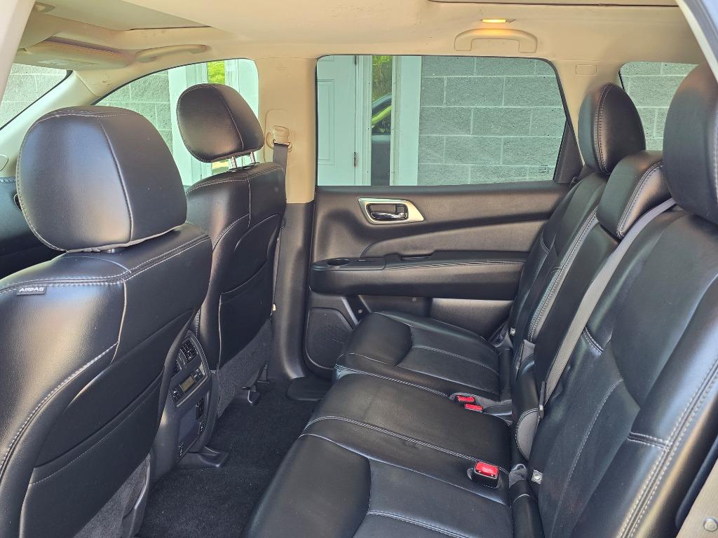2017 Nissan Pathfinder - $12,995