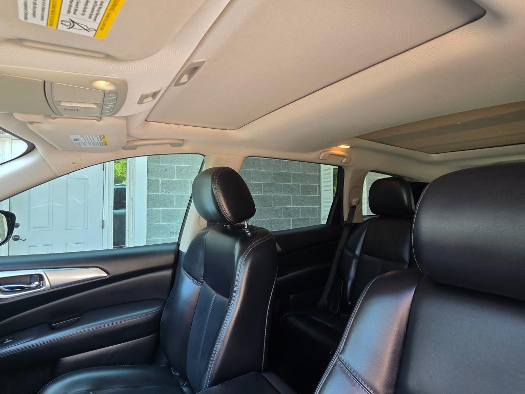 2017 Nissan Pathfinder - $12,995