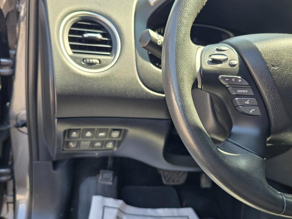 2017 Nissan Pathfinder - $12,995