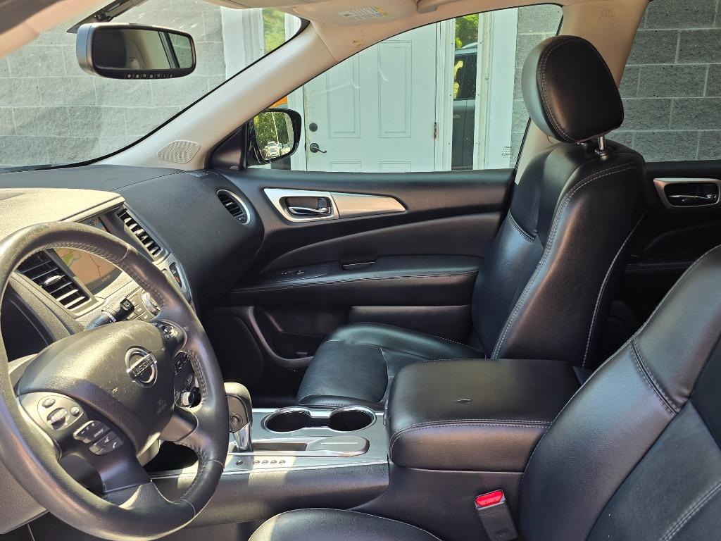 2017 Nissan Pathfinder - $12,995