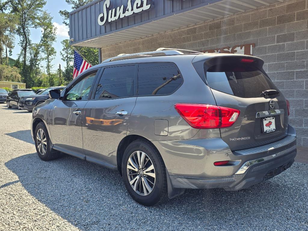 2017 Nissan Pathfinder - $12,995