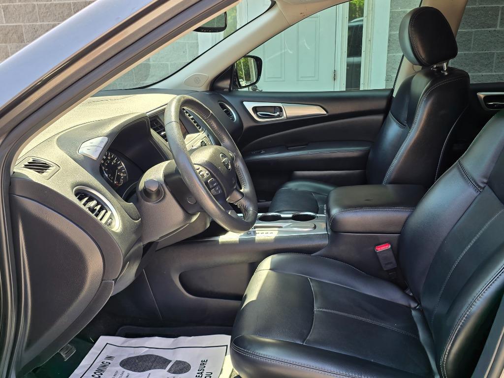 2017 Nissan Pathfinder - $12,995