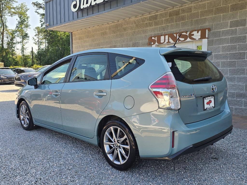 2015 Toyota Prius - $17,995