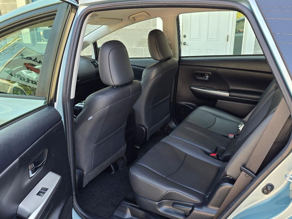 2015 Toyota Prius - $17,995