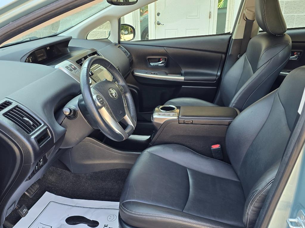 2015 Toyota Prius - $17,995