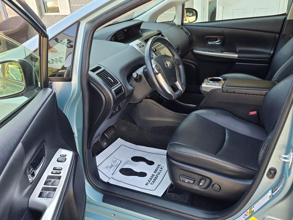 2015 Toyota Prius - $17,995