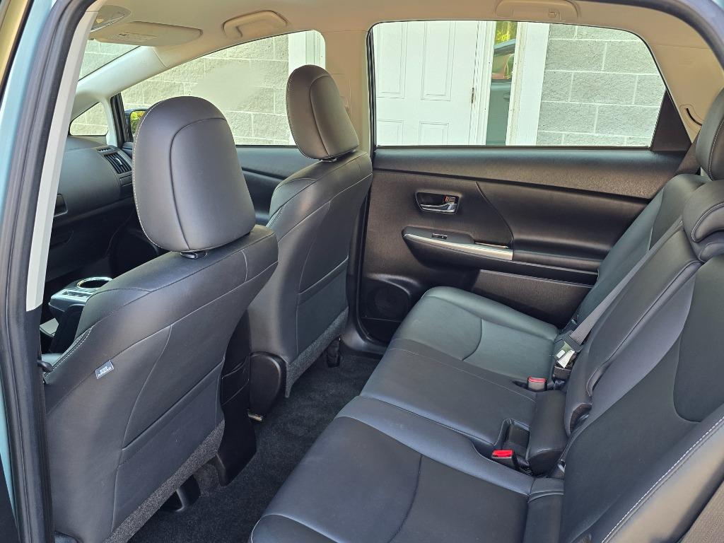2015 Toyota Prius - $17,995