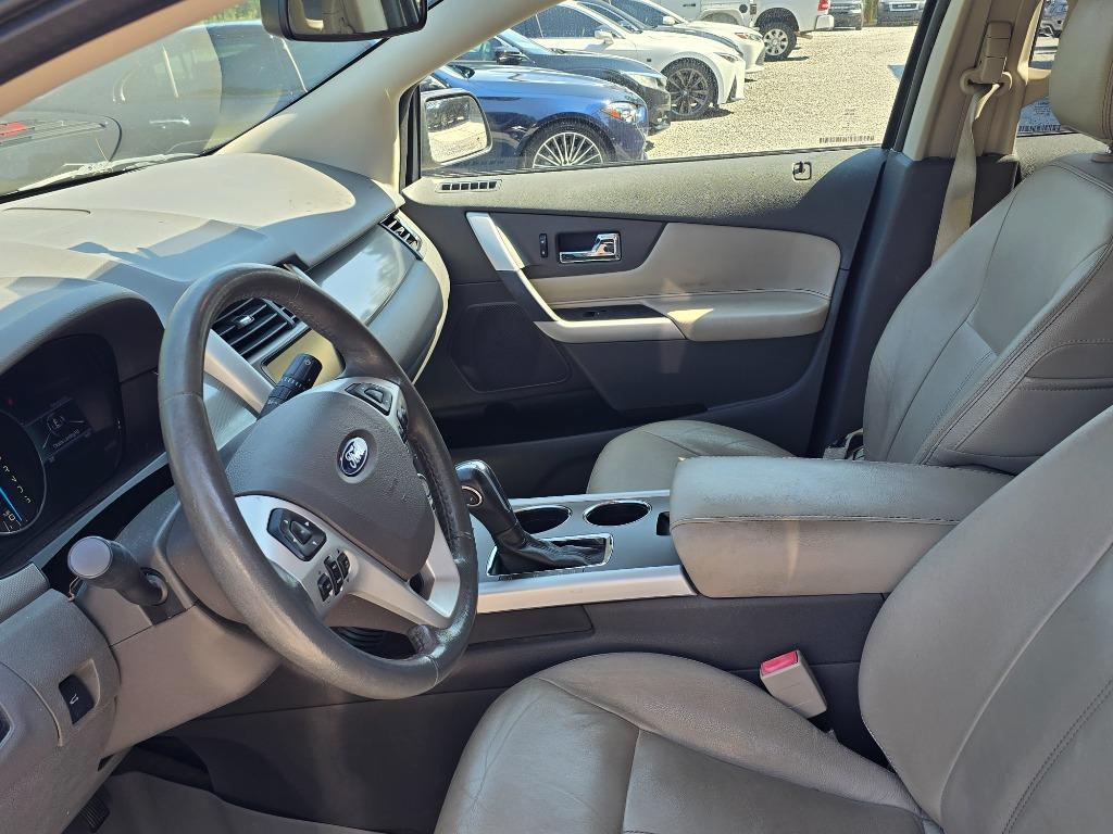 2014 Ford Edge - $9,995