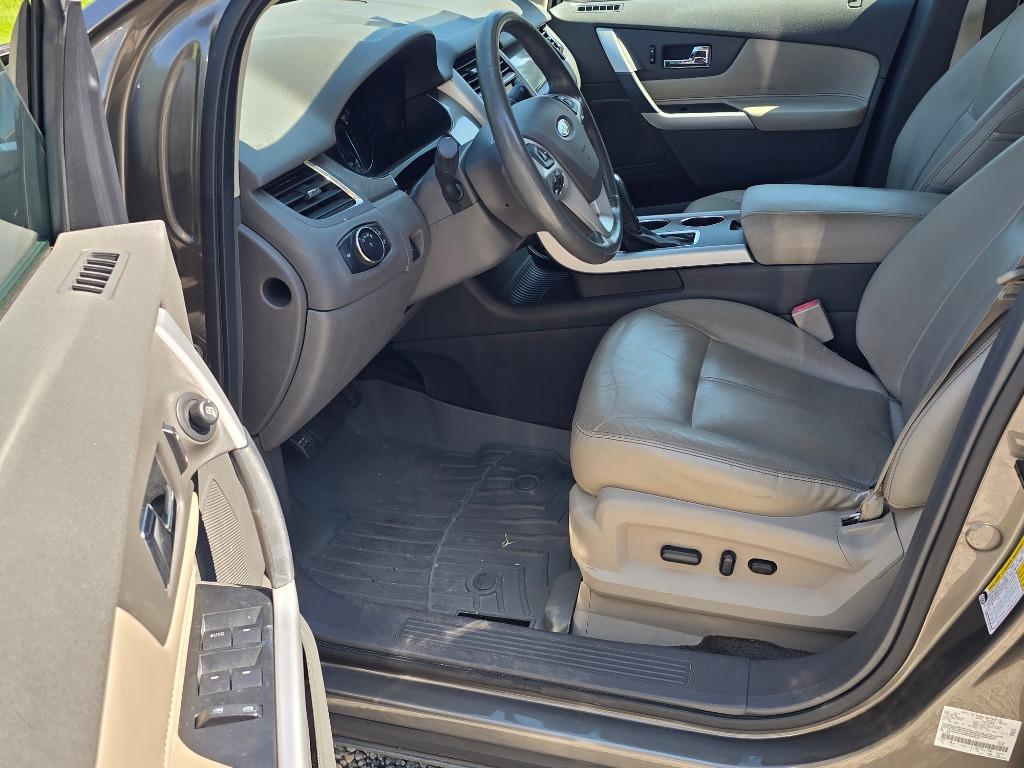 2014 Ford Edge - $9,995