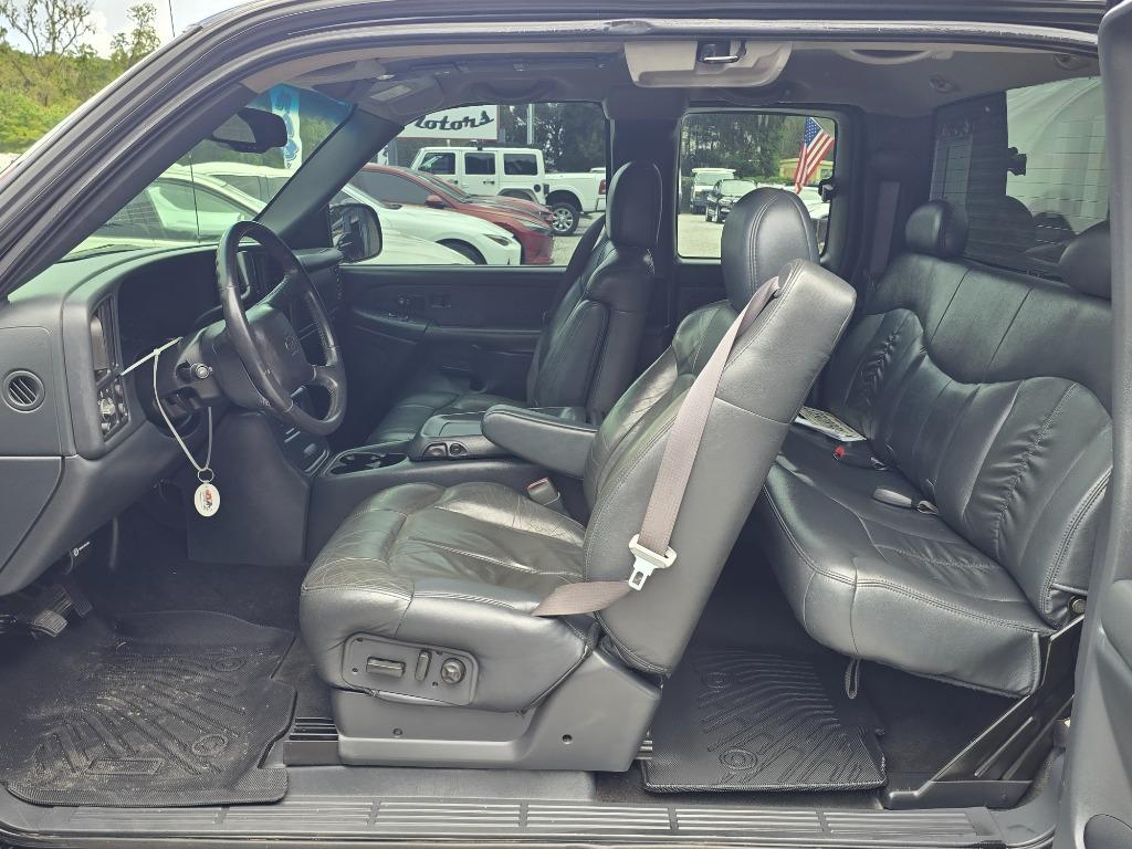 2001 Chevrolet Silverado - $22,995