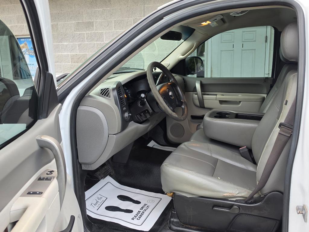2013 Chevrolet Silverado - $11,995