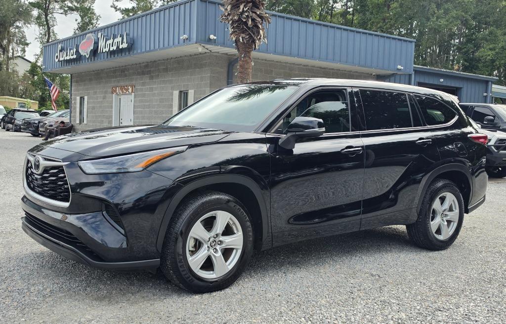 2022 Toyota Highlander - $26,995