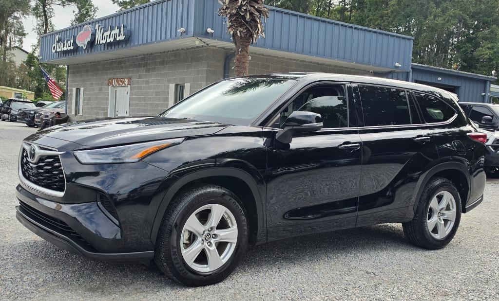 2022 Toyota Highlander - $26,995