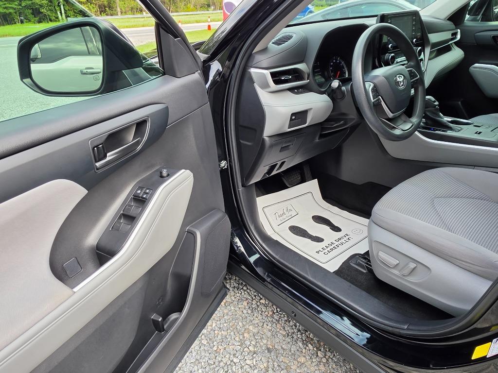 2022 Toyota Highlander - $26,995