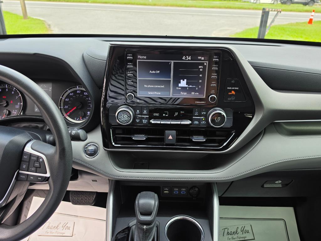 2022 Toyota Highlander - $26,995