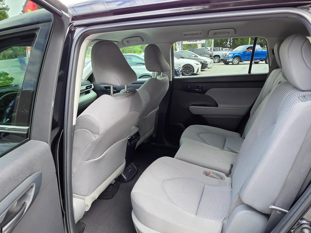 2022 Toyota Highlander - $26,995
