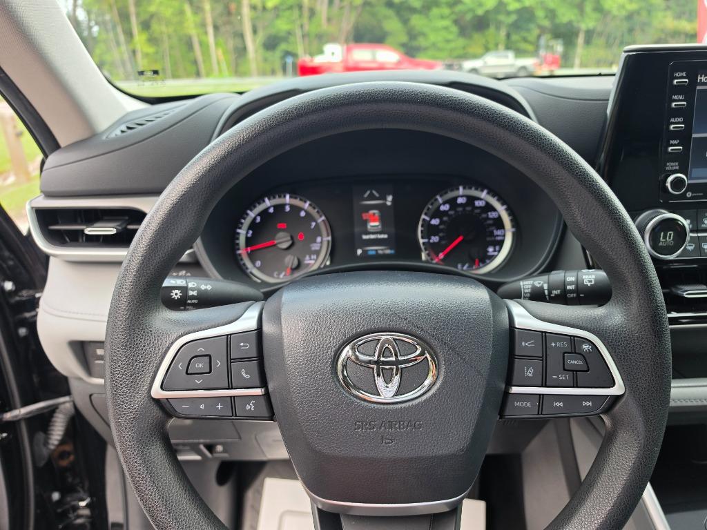 2022 Toyota Highlander - $26,995