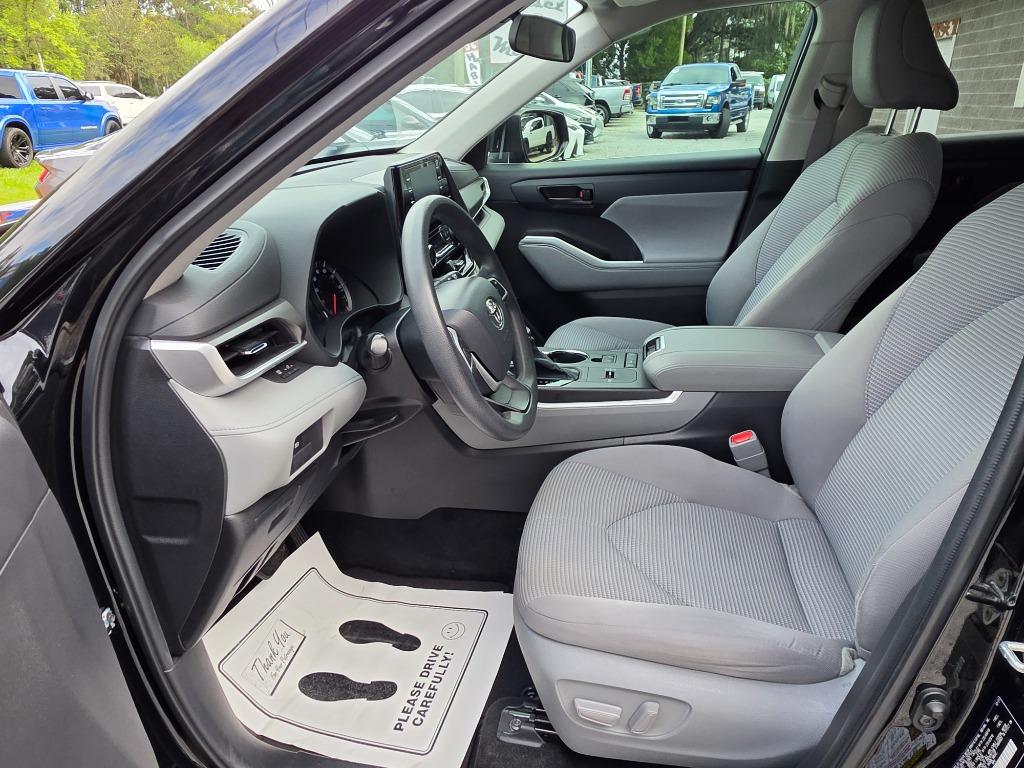 2022 Toyota Highlander - $26,995