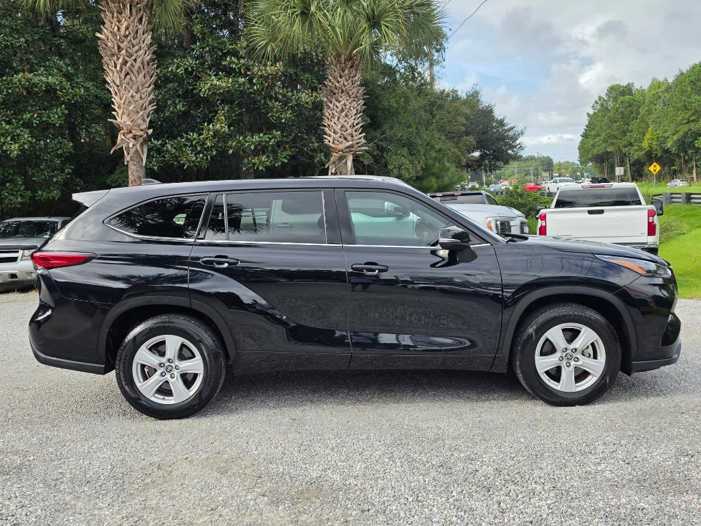 2022 Toyota Highlander - $26,995