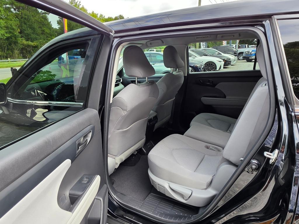 2022 Toyota Highlander - $26,995