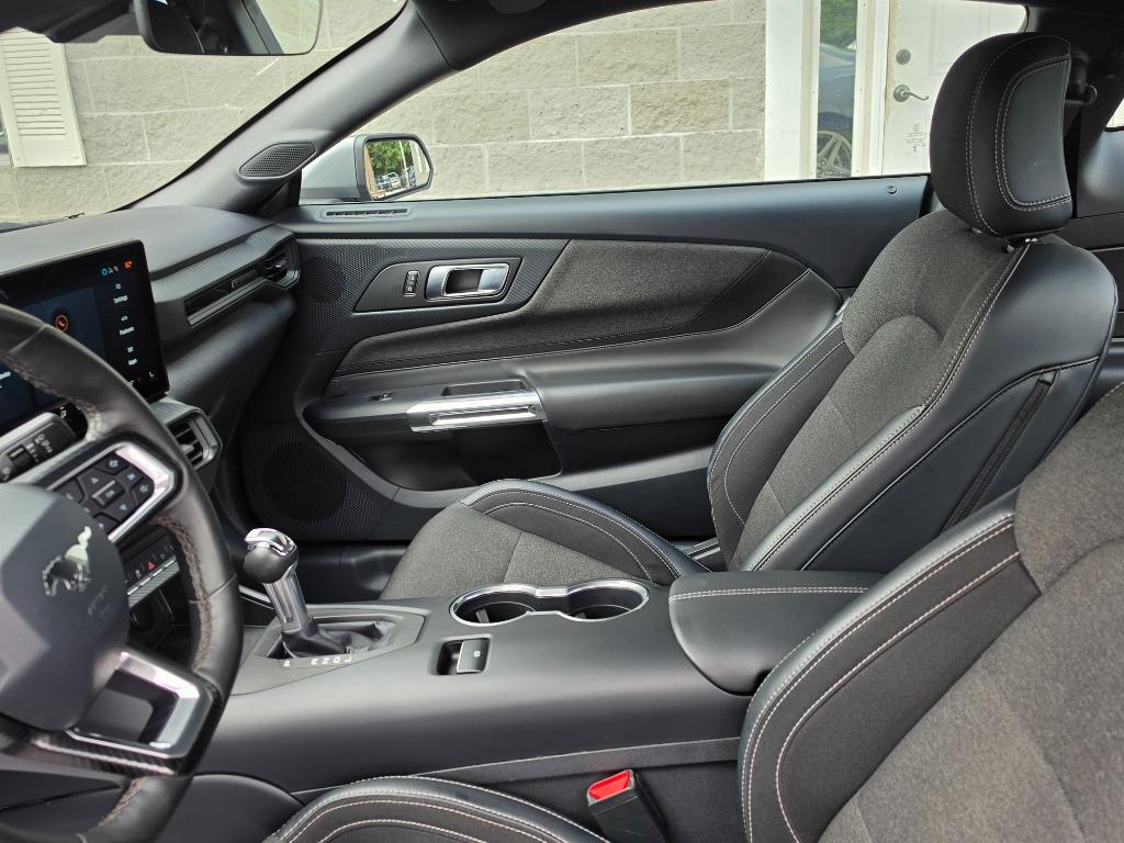 2024 Ford Mustang - $28,995