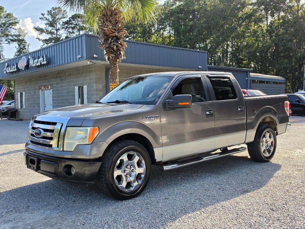 Gray 2009 Ford F-150 Pickup Truck 4X2 Automatic