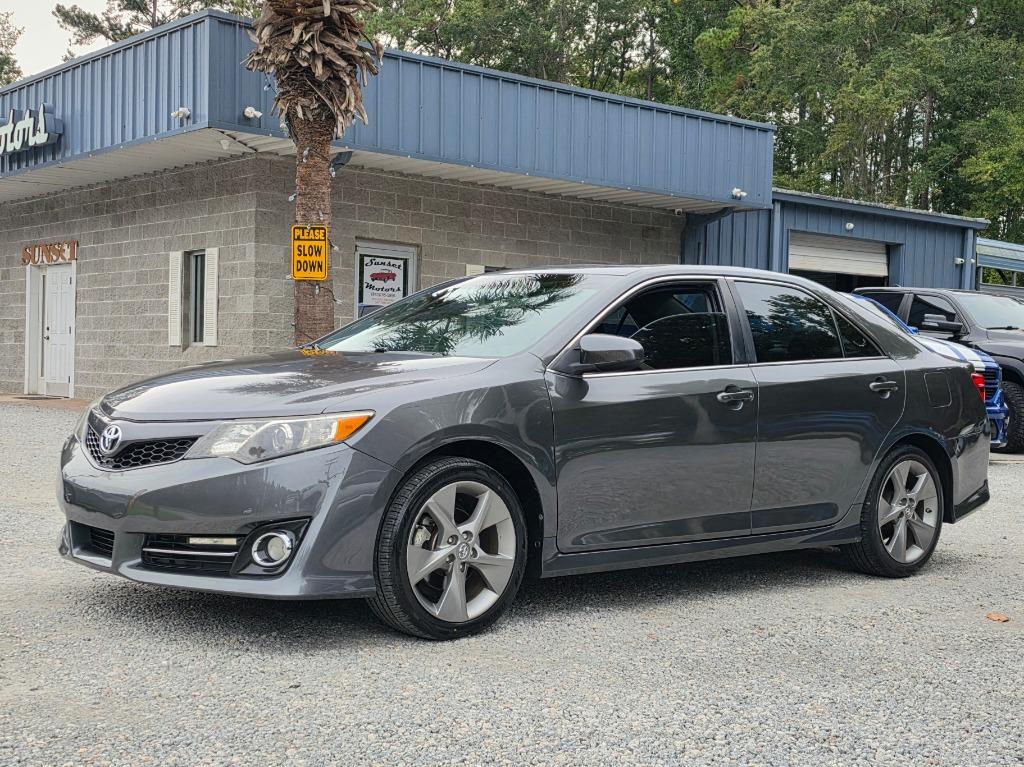 2014 Toyota Camry - $13,995