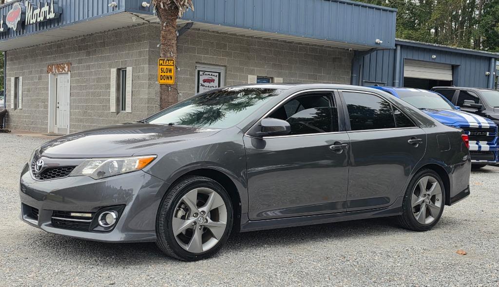 2014 Toyota Camry - $13,995