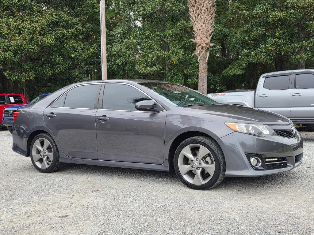 2014 Toyota Camry - $13,995