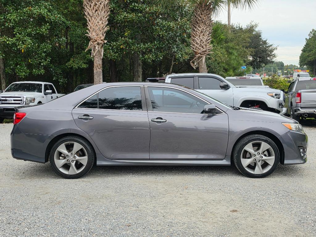 2014 Toyota Camry - $13,995