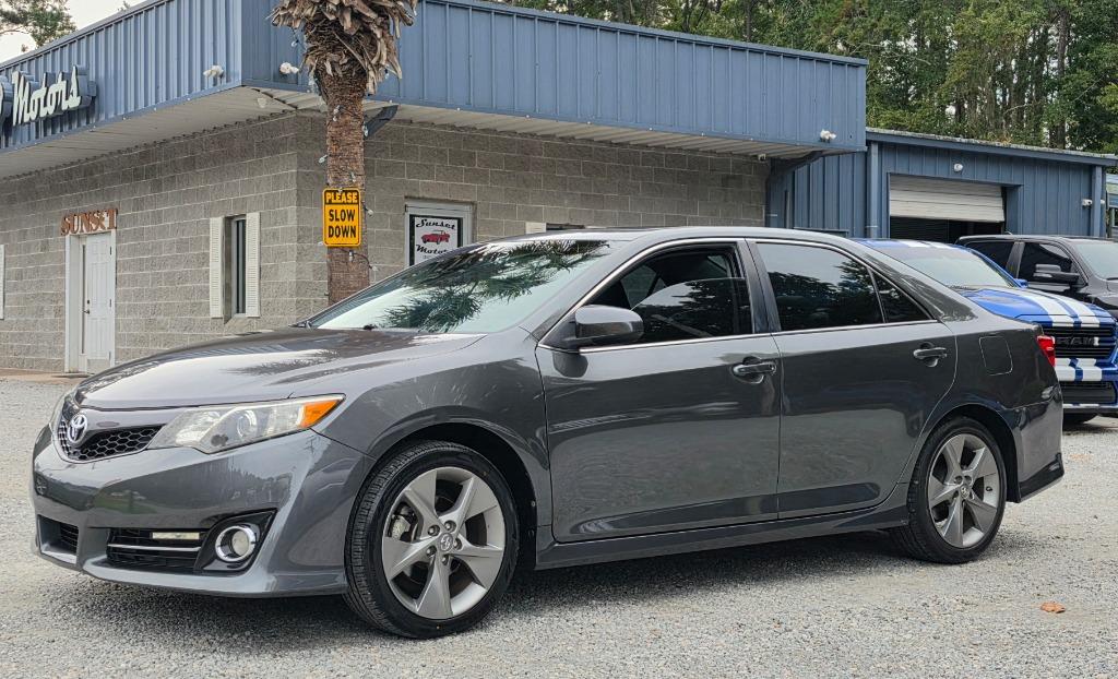 2014 Toyota Camry - $13,995