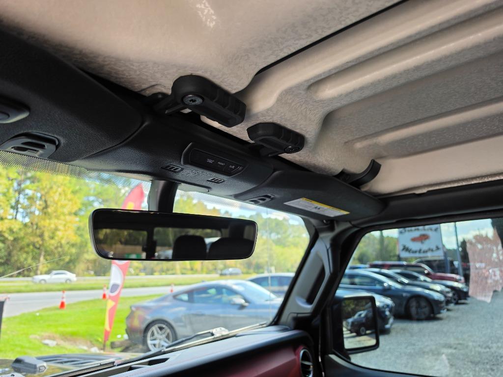 2022 Jeep Gladiator - $35,995