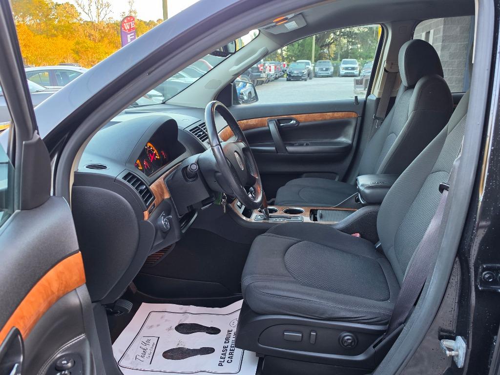 2008 Saturn Outlook - $7,995