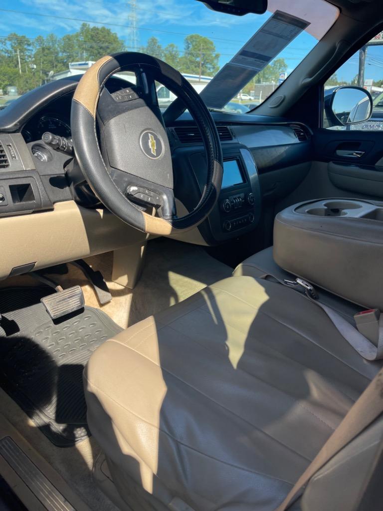2011 Chevrolet Suburban 1500 LS photo