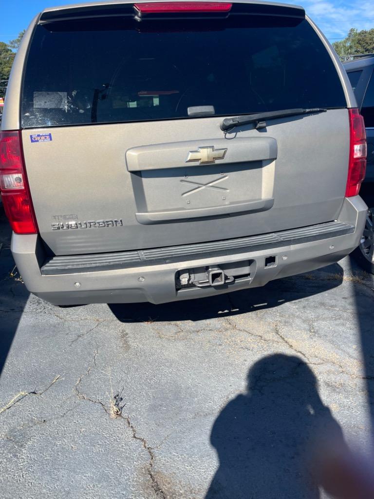 2011 Chevrolet Suburban 1500 LS photo