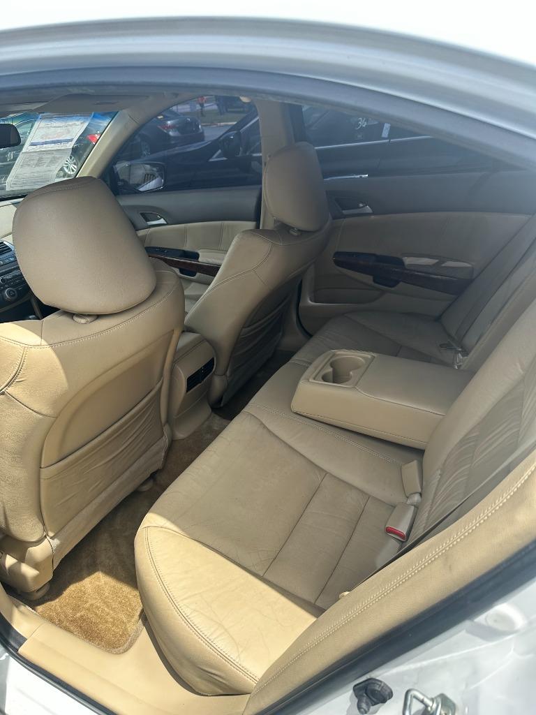 2010 Honda Accord - $9,000