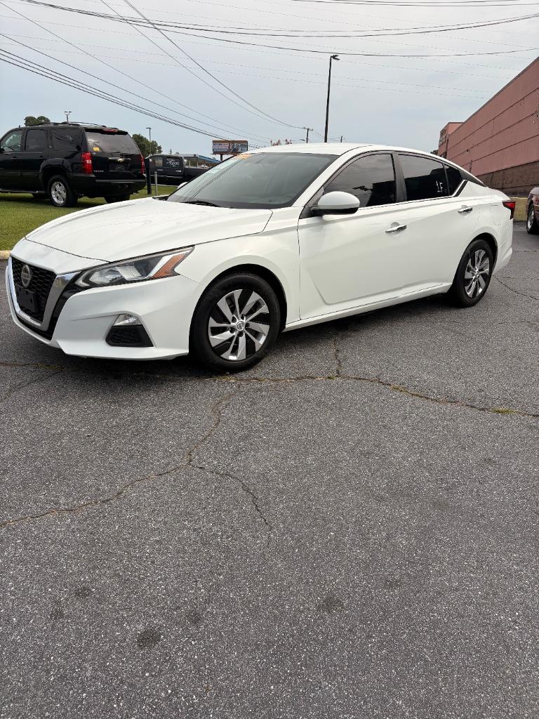 2020 Nissan Altima - $8,500