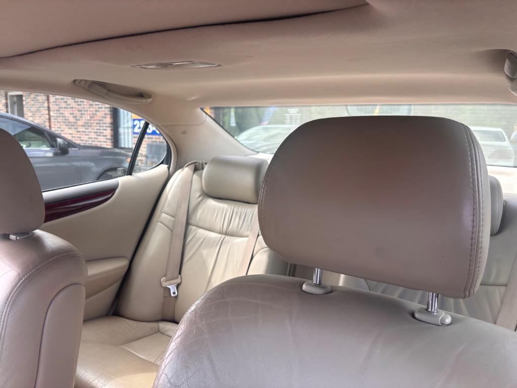 2004 Lexus ES - $6,995