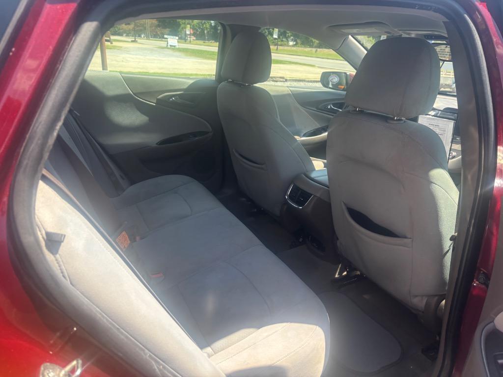 2016 Chevrolet Malibu - $7,995