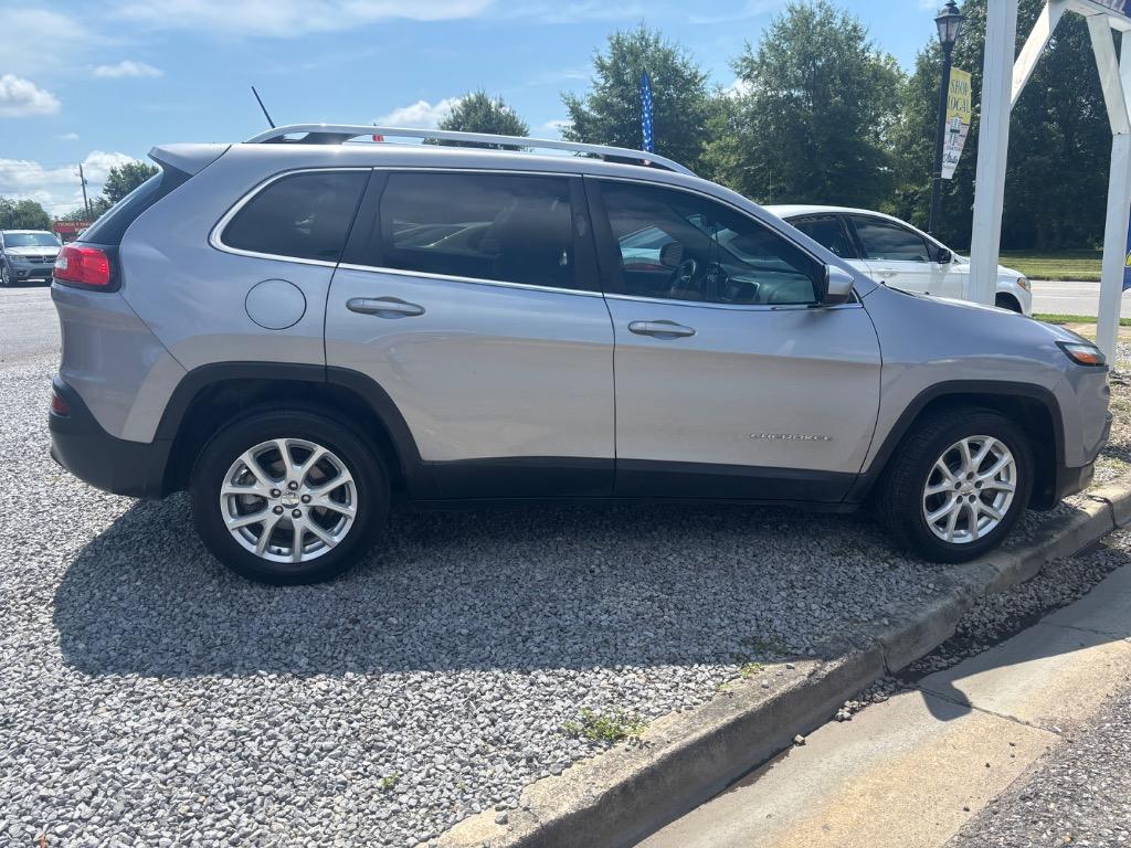 2018 Jeep Cherokee - $7,995
